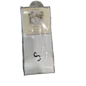 Elrene Home Fashions MONOGRAM NAPKIN SET OF 6 Color: WHITE
Monogram S 18x18"